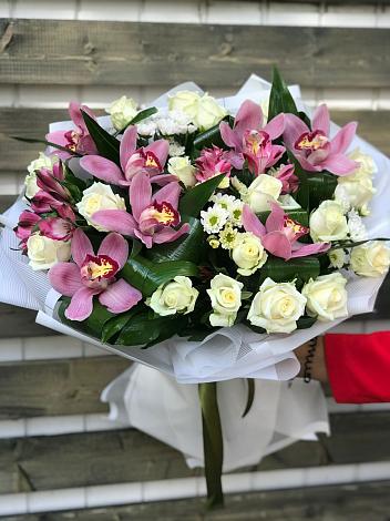 Букет цветов из: Розы и Хризантемы в Павловскую слободу