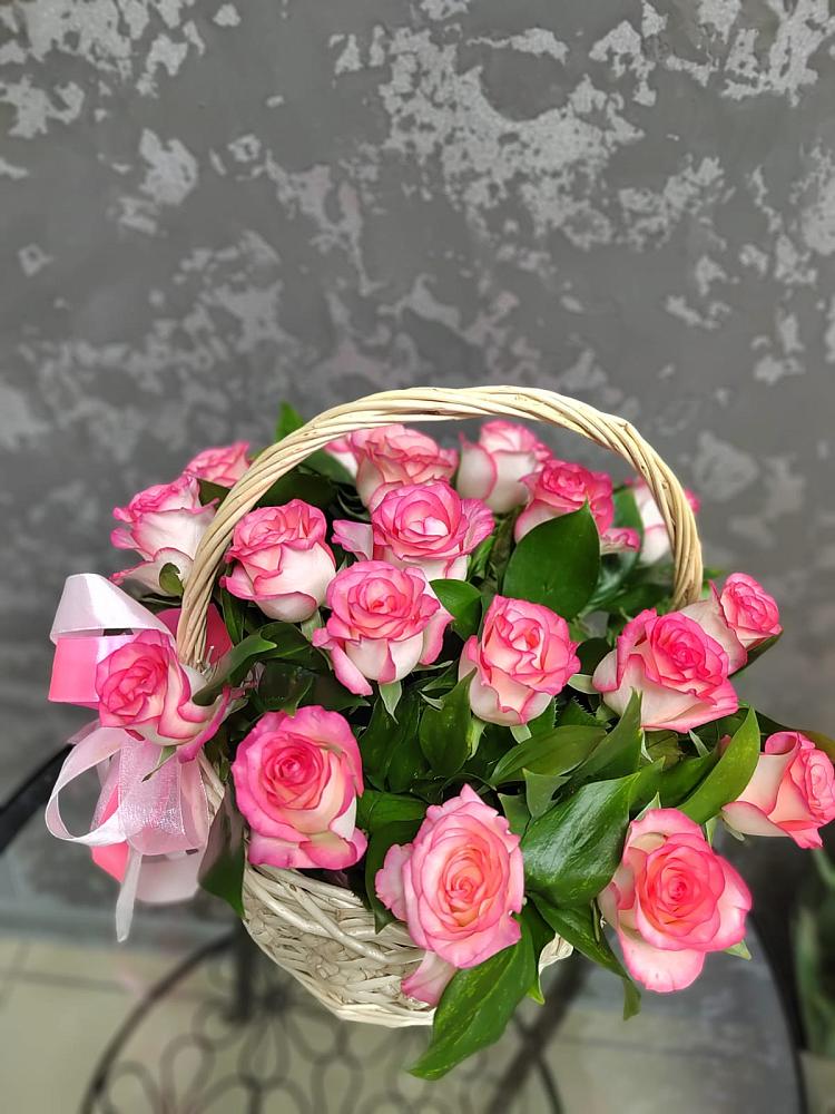Цветочная композиция из Розы в корзине в Павловскую слободу