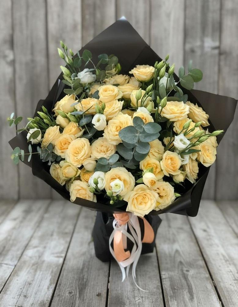 Букет цветов из: Розы и Лизиантусы в Павловскую слободу