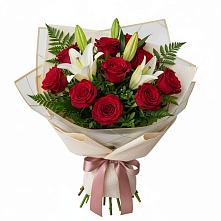 Букет цветов из:  Лилии и Розы в Павловскую слободу