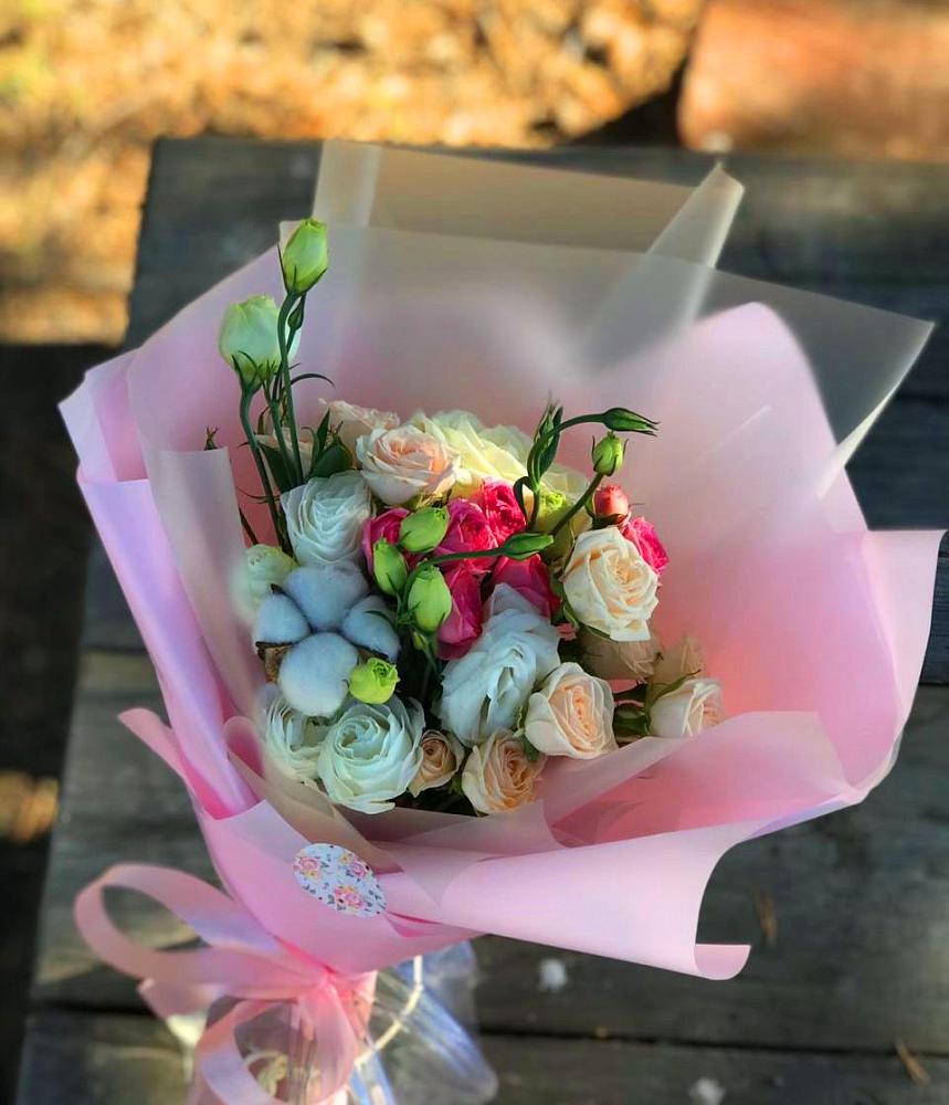 Букет цветов из: Розы и Лизиантусы в Павловскую слободу