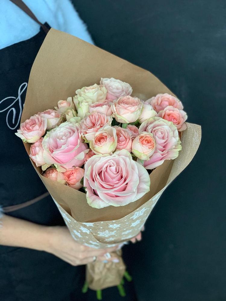 Букет цветов из: Хризантемы и Розы в Павловскую слободу