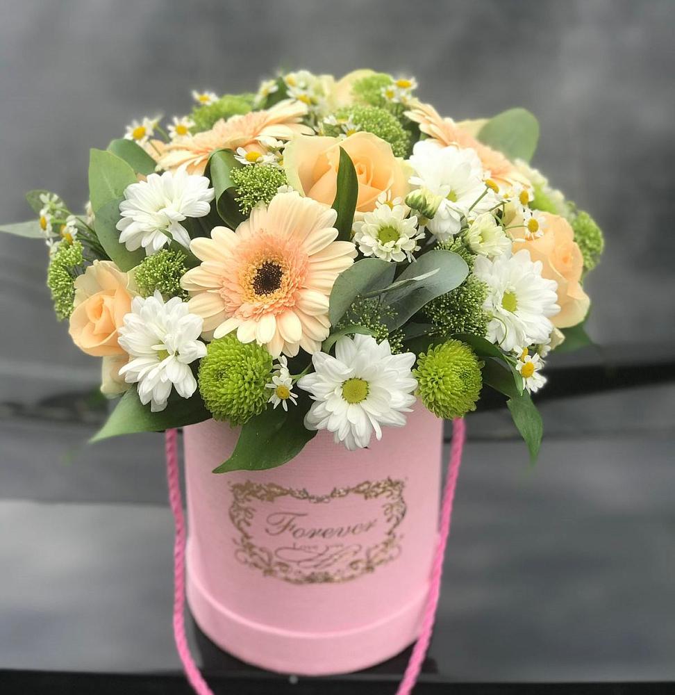 Цветочная композиция из Розы, Герберы и Хризантемы в шляпной коробке в Павловскую слободу