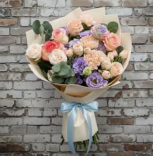 Букет цветов из:  Розы, Лизиантусы и Гвоздики в Павловскую слободу