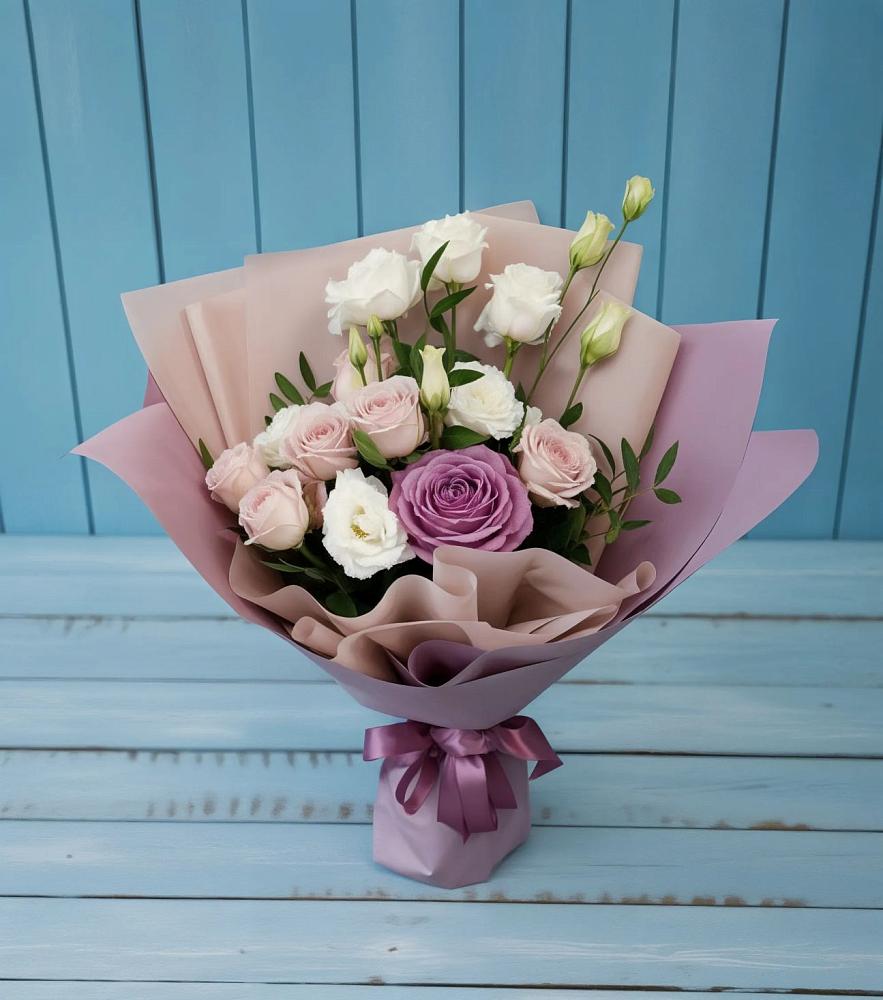 Букет цветов из: Розы и Лизиантусы в Павловскую слободу